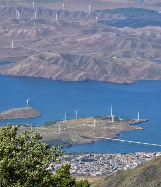 منجیل ، شهر توربینهای بادی، شهر فرصتها و چالشها